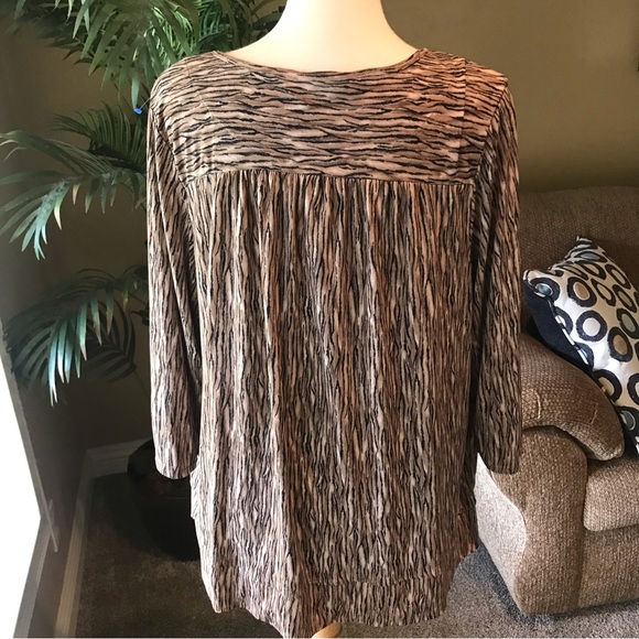 Soft by Avenue plus size scoop neck pullover stretch top - Picture 6 of 6